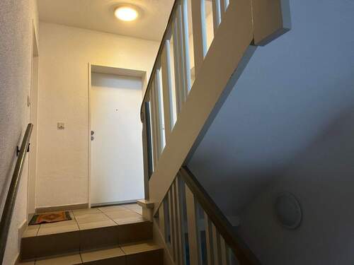 Treppenhaus - Bezugsfertige kleine 2-Raumwohnung Nähe Naherholungsgebiet zu vermieten!