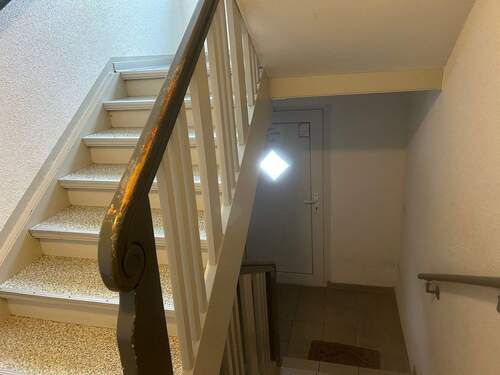 Treppenhaus - 2 Zimmer Etagenwohnung zur Miete in Leipzig