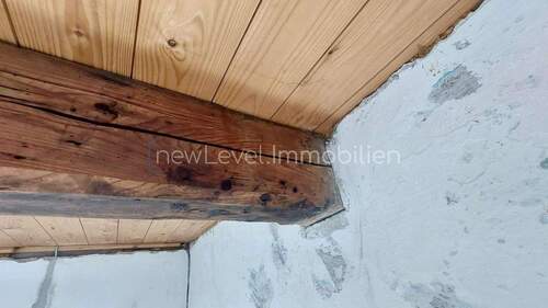 Erhalt der historischen Balken im Obergeschoss - 