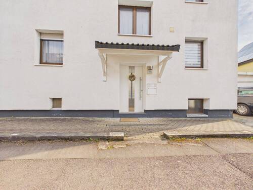 Ansicht Straße - 9 Zimmer Mehrfamilienhaus, Wohnhaus zum Kaufen in Ebersbach an der Fils