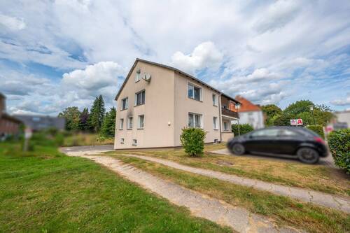 Hausansicht - 5 Zimmer Etagenwohnung zur Miete in Hohenlockstedt