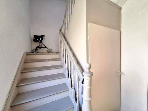 Treppenhaus - Mehrfamilienhaus, Wohnhaus mit 159,00 m² in Nürnberg / Eibach zum Kaufen