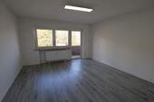 Bild1 - Wie neu: 1-Zimmer-Wohnung mit Balkon Nähe Thüringer Kreuz
