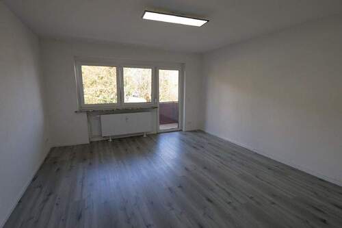 Bild1 - Wie neu: 1-Zimmer-Wohnung mit Balkon Nähe Thüringer Kreuz