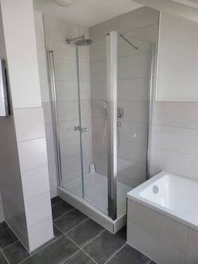 WE 4 - Badezimmer mit Echtglasdusche - 