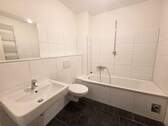 BAd mit Wanne - Etagenwohnung mit 91,00 m&sup2; in Kronshagen zur Miete
