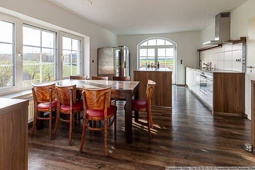 Küche mit Balkonzugang - 