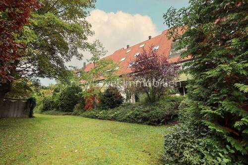 Grünfläche am Haus - 