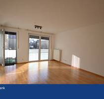 Top-gepflegte 2-Zimmer-Wohnung in ruhiger Lage mit Aufzug, Keller, Balkon und Garage! Sofort frei! - Landau
