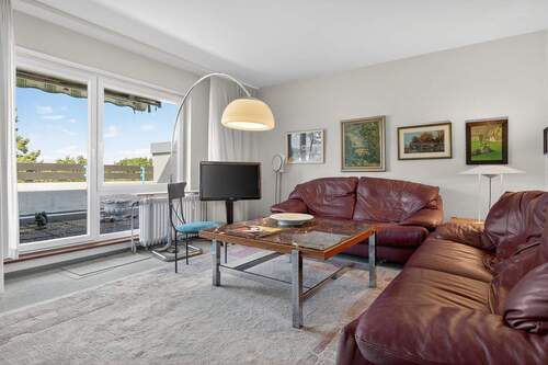 Wohnbereich mit Blick auf die Dachterrasse - Über den Dächern der Waldstadt - 3-Zimmer-Wohnung mit zwei Terrassen und TG-Stellplatz. Sofort frei
