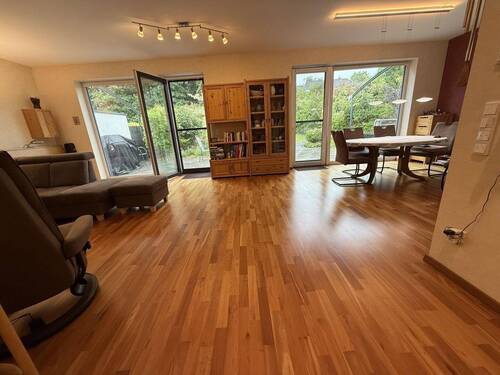 Wohnzimmer mit viel Platz - 