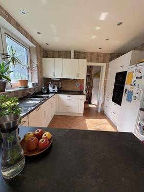  Küche plus Speisekammer - 