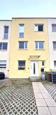 Haus Voderansicht - Modernes Niedrigenergie-Reihenmittelhaus in Mannheim Waldhof