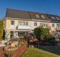 ***Heike Borchers Immobilien***Gemütliches Reiheneckhaus mit Süd-Garten bietet viel Freiheit*** - Taufkirchen Am Wald