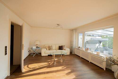 Wohnzimmer - 5 Zimmer Reihenendhaus in Taufkirchen