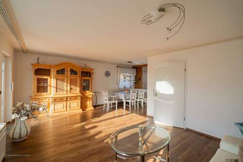 Wohnzimmer - Reihenendhaus mit 130,20 m&sup2; in Taufkirchen zum Kaufen