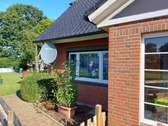 Gebäude mit angrenzendem Garten - 7 Zimmer Mehrfamilienhaus, Wohnhaus in Stafstedt