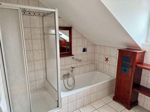 OG Tageslicht-Bad,linke Seite - 