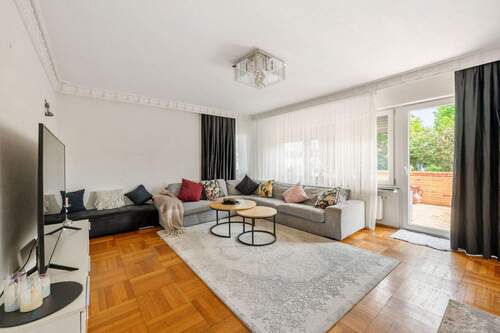 Mit Zugang zur Terrasse - 7 Zimmer Mehrfamilienhaus, Wohnhaus zum Kaufen in Sulzfeld