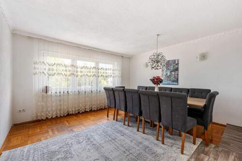 Großzügiges Esszimmer - Mehrfamilienhaus, Wohnhaus mit 177,00 m² in Sulzfeld zum Kaufen