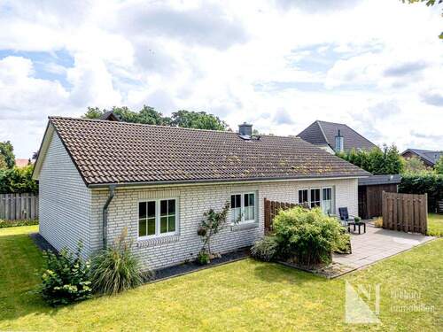 Gartenansicht - Einziehen und Wohlfühlen - Einfamilienhaus in Bardowick auf Erbpacht