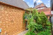 Hauseinang und Vorgarten - 
