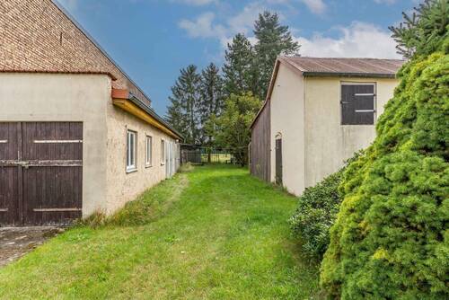 Ansicht Garage und Nebengelass - 4 Zimmer Doppelhaushälfte in Märkisch Luch