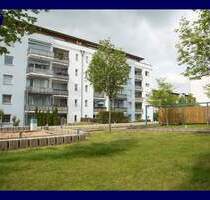 ... mit Terrasse und Garten: 2-Zimmer-Wohnung, guter Schnitt + Parkett + Tageslichtbad mit Wanne - Erfurt Melchendorf