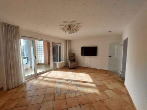 Wohnzimmer - Helle 4-Zimmer-Wohnng in Staufen mit Garage