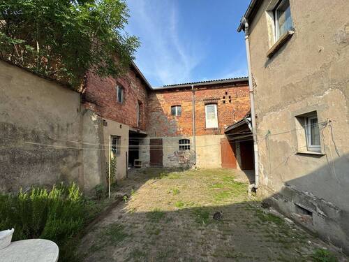 Hofansicht - 8 Zimmer Einfamilienhaus zum Kaufen in Gommern