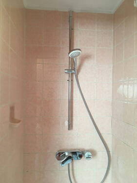 Whg. DG Bad/Dusche - 