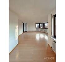 Bezugsfertig! Exklusiv in Gerlingen: 4,5 Zimmer-Wohnung mit 2 Balkonen & Tiefgarage