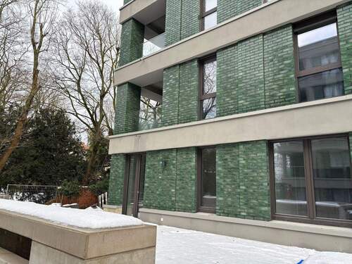 Ansicht mit Terrasse - 