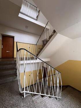 Bild 2 - 2 Zimmer Etagenwohnung zum Kaufen in Berlin