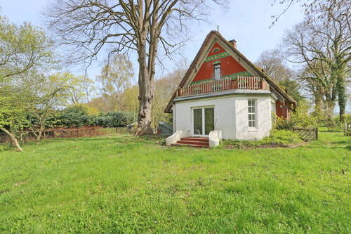 Hausansicht mit Garten (2) - 