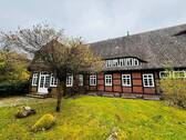 Hausansicht vorne - Exkl. Landhaus in idyllischer Hoflage bei Salzhausen - Pferdehaltung möglich