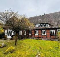 Exkl. Landhaus in idyllischer Hoflage bei Salzhausen - Pferdehaltung möglich