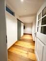Ankleidezimmer mit Bad ensuite (Schlafzimmer ist nicht abgebildet) OG - 
