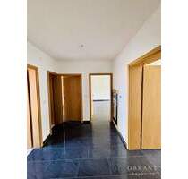 Freundliche 4 Zimmer-Wohnung mit Balkon steht zum Einzug bereit - Stuttgart Stammheim