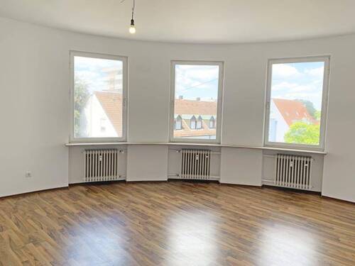 Wohnzimmer - 3 Zimmer Etagenwohnung zur Miete in Nürnberg