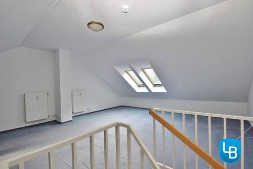 Wohnl. ausgebauter Spitzboden - 
