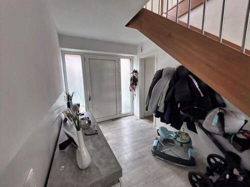 Eingangsdiele - 4 Zimmer Einfamilienhaus in Rheurdt