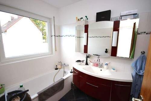 Bad mit Wanne und Dusche - 3 Zimmer Etagenwohnung zum Kaufen in Eschwege