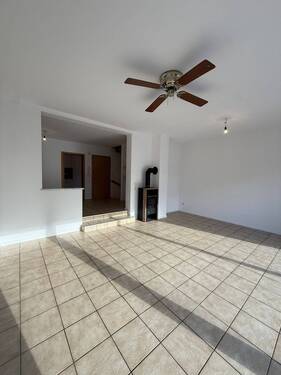 Wohnzimmer - 6 Zimmer Reihenendhaus zum Kaufen in Würzburg