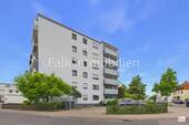 Hausansicht Seite - ***Einziehen und wohlfühlen! Gepflegte 3 ZKBB+Einzelgarage in Brühl-Rohrhof