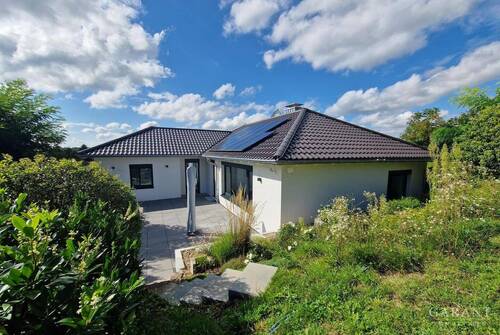 Hausansicht mit Terrasse - * Stil und Eleganz trifft modernste Technik *