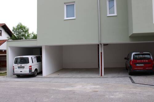 Stellplätze überdacht.JPG - 