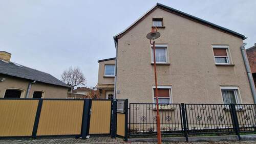 Hausansicht - 5 Zimmer Einfamilienhaus zum Kaufen in Pegau