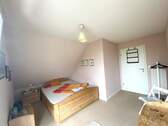 Schlafzimmer OG West m. Balkon - 
