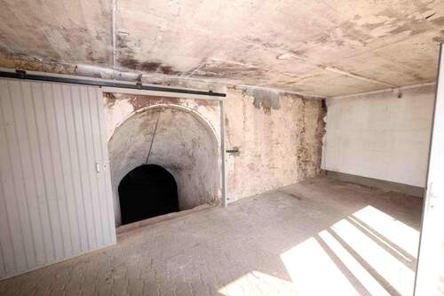 Vorraum Gewölbekeller - Grundstück in Großkarlbach